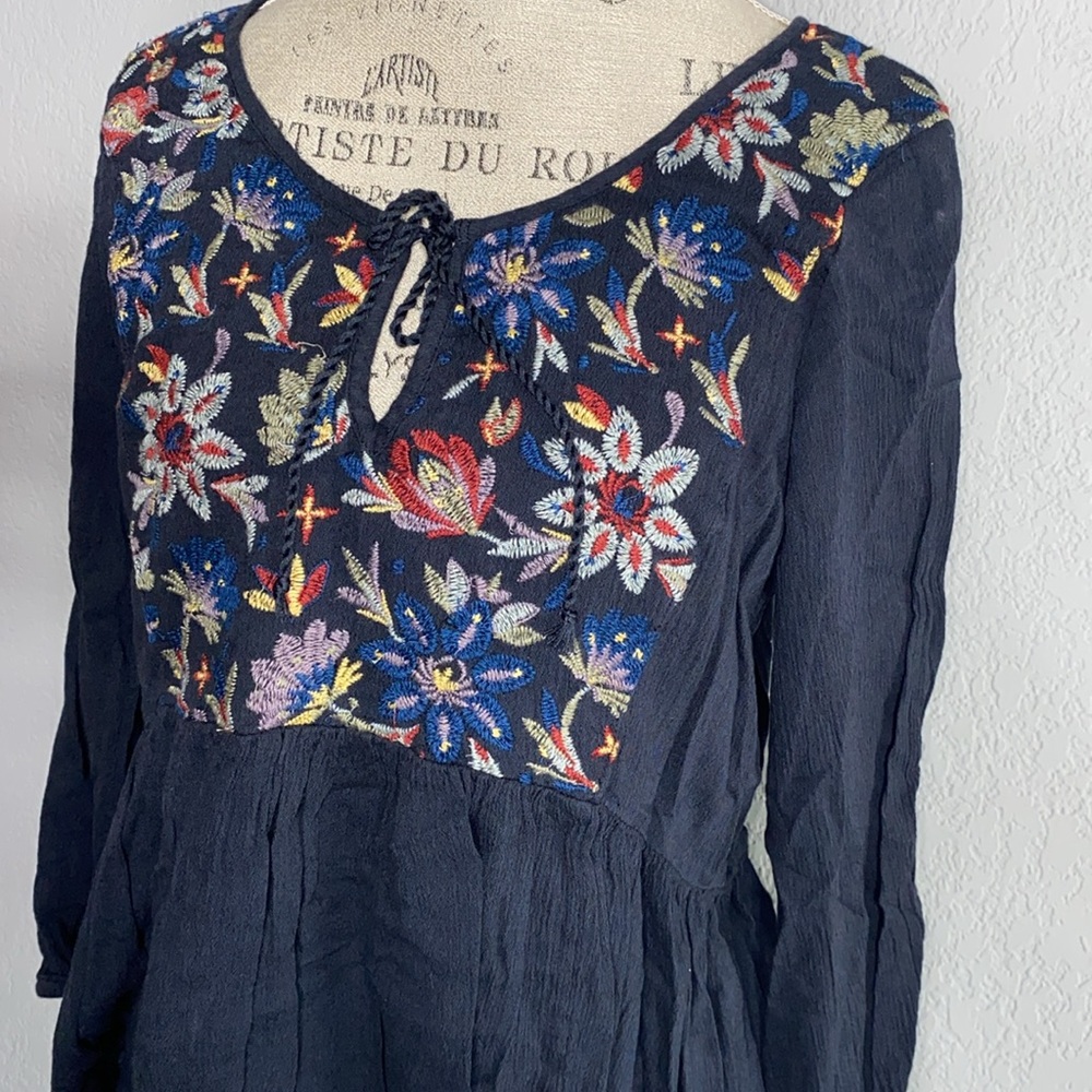 AEO Embroidered Top - Picture 2 of 5